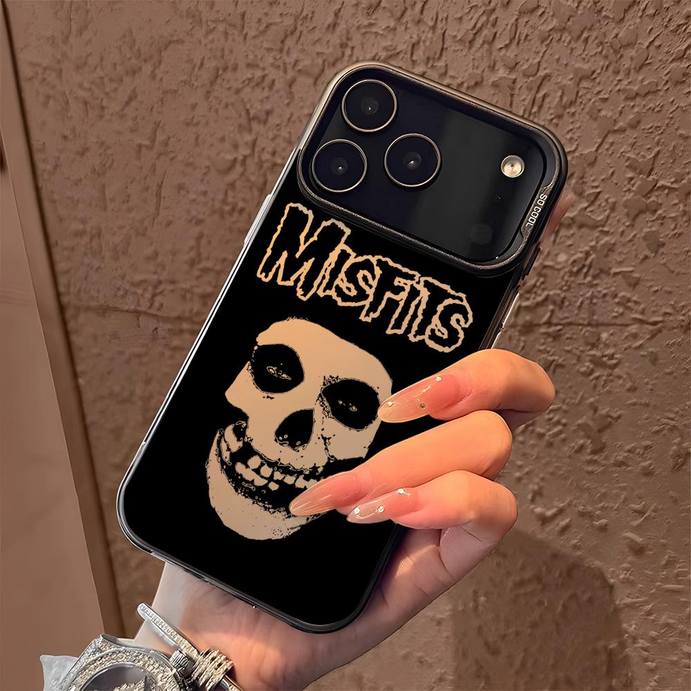 Etui na telefon Misfits do iPh – Phone Accessories Kiosk recenzja i cena